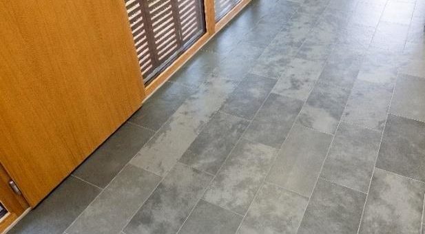 Hochwertige Spaltgesteine für eine exklusive Boden- und Wandgestaltung
