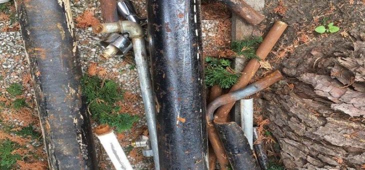 In Düren Schrottabholungist tätig in einem der ältesten Berufe der Menschheit