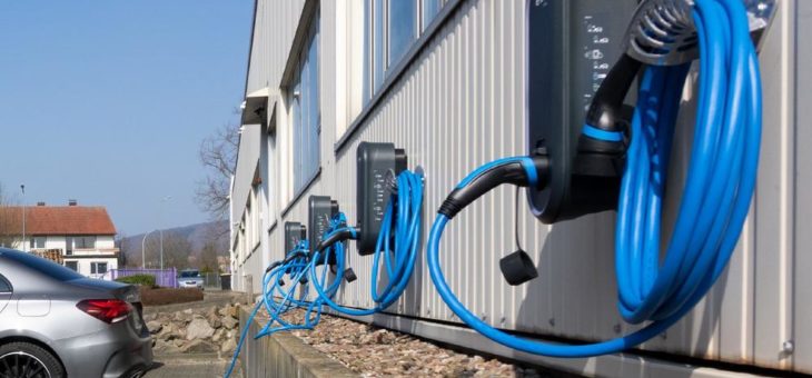 WORTMANN AG erweitert Green IT Gedanken und baut Ladesäulen
