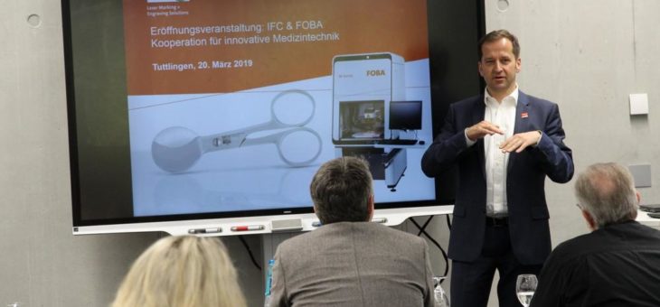 FOBA-Laserbeschriftungsanlage in Tuttlingen an Hochschule übergeben