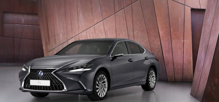 Weltpremiere für den neuen Lexus ES (Kraftstoffverbrauch kombiniert 4,5 – 4,4l/100km; CO2-Emission kombiniert 103 – 101g/km)
