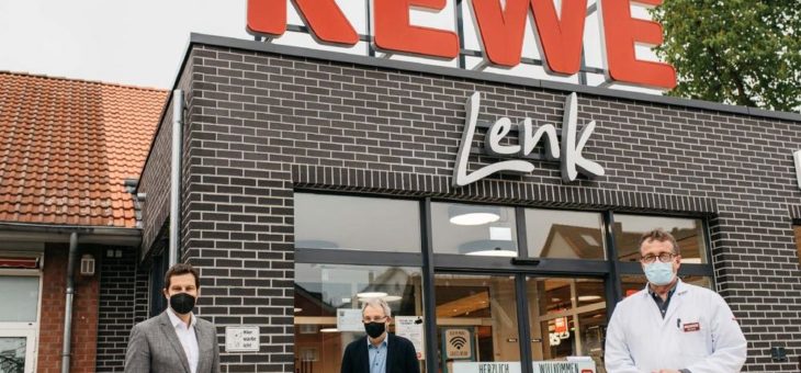 Oberbürgermeister Thomas Eiskirch zu Besuch bei Rewe Lenk: „Ein tolles Beispiel in dieser besonderen Zeit!“