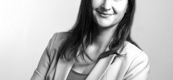 Dr. Annika Schwarz zur Professorin der Hochschule Bremen, Studiengang Angewandte Therapiewissenschaften, Bereich Physiotherapie, ernannt