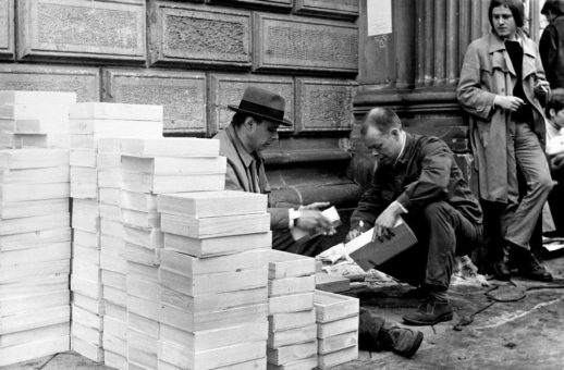 Leere Kisten als plastisches Thema bei Joseph Beuys