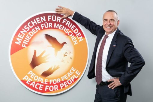Ernst Prost feiert sein Firmenjubiläum mit Millionenspende für soziale Projekte