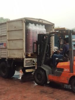 Serafin-Gruppenunternehmen eurocylinder systems spendet mehr als 300 Sauerstoff-Flaschen nach Indien