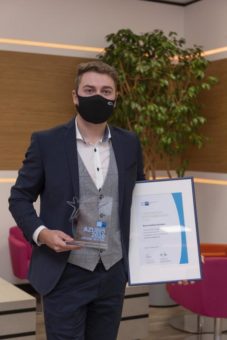 PCI-Azubi als bundesweit bester Auszubildender von IHK ausgezeichnet