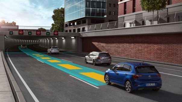 Novum unter den Kompakten: Neuer Polo ist mit „IQ.DRIVE Travel Assist“ teilautomatisiert unterwegs