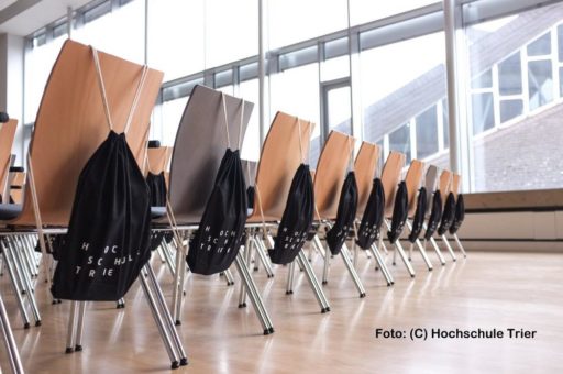 Informatik-Fernstudium für Quereinsteiger – Jetzt per Webmeeting informieren