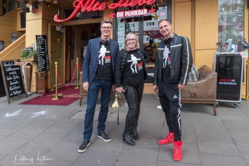 Die Panik City macht die Raketentriebwerke klar und startet in einen coolen Sommer