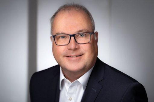 Quantron AG erweitert ihr internationales Produktionsnetzwerk und besetzt Dr. Uwe Hansult als COO