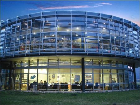 Neun Spezialisierungsmöglichkeiten im berufsbegleitenden MBA- Fernstudienprogramm