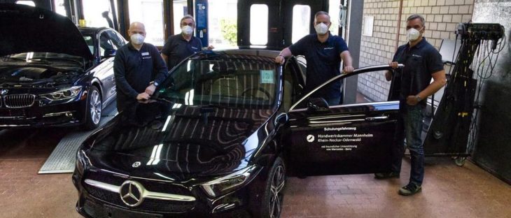 Schulungsfahrzeug als Spende für die überbetriebliche Ausbildung (ÜBA) von Mercedes-Benz erhalten