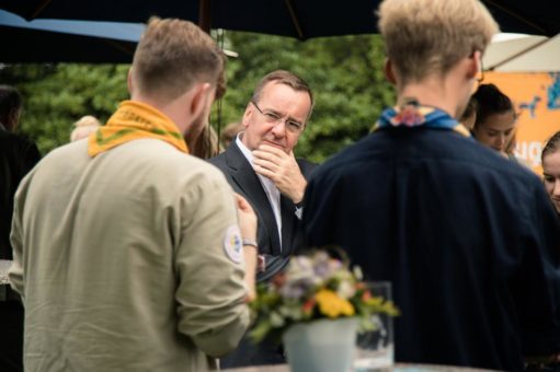 Ein echtes Sommerfest – Ministerpräsident Stephan Weil sagt Danke für das Engagement von ehrenamtlichen Jugendlichen in der Jugendarbeit