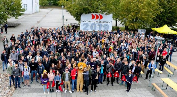 Hochschule Stralsund hilft beim Ankommen und Orientieren