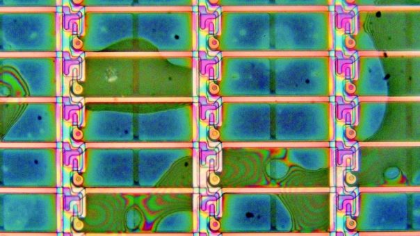 Zerstörungsfreie Tests für Optical Bondings