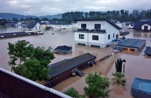 R+V: Unwetter Bernd treibt Schäden auf 387 Millionen Euro