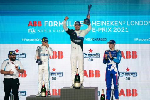 Jake Dennis feiert in London seinen zweiten Saisonsieg für BMW i Andretti Motorsport