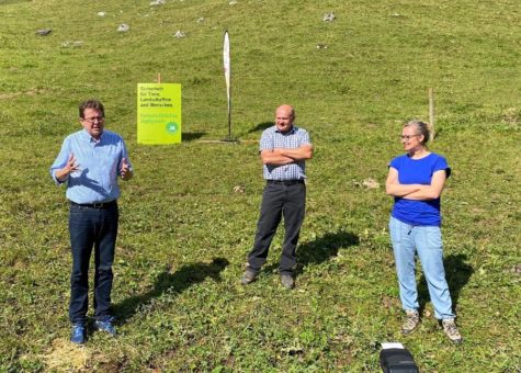 Podium anlässlich Schaf Alpabzug zum Thema Jagdgesetz