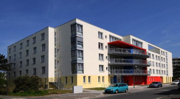 Ergänzende Wohnangebote für alle Lebensphasen: GBG und Universitätsklinikum machen weiteren Schritt bei der Übernahme der APH in die GBG Unternehmensgruppe