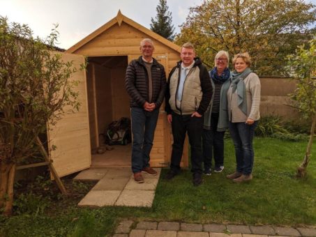 (Remscheid) Spende und Einweihung des Gartenhauses Evangelische Jugendhilfe Bergisch Land