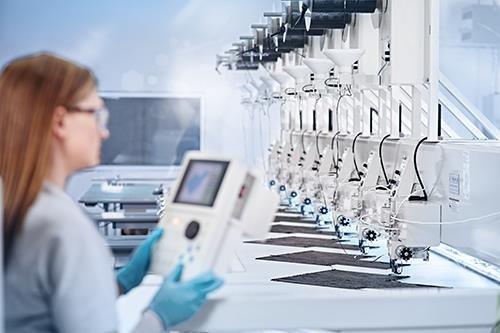 Gleichzeitige Reduzierung von Produktionskosten und Bauteilgewicht