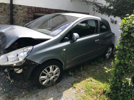Roten Aufkleber am Auto jetzt Schnell Autoverschrotten lassen in Leverkusen
