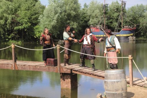 Das Piraten Action-OpenAir-Theater Grevesmühlen  feiert die Halbzeit der Saison