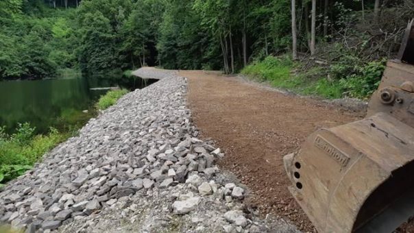 Landesforsten beenden Bauarbeiten am undichten Itelteich-Damm