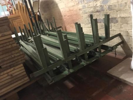 Schrottkerle mit Kran ausgerüstet bieten Verschrottung und Entsorgung von Schrott durch Schrotthändler in Hürth