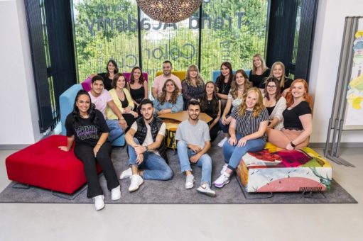 Start ins Berufsleben: HAIR FASHION begrüßt 15 neue Auszubildende