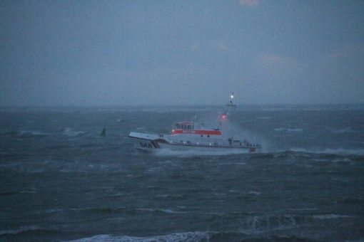 Segelyacht zwischen Baltrum und Langeoog gesunken – zwei Segler gerettet, drittes Crewmitglied vermisst