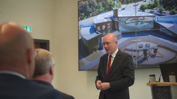 Energieminister Pegel unterschreibt neuen Kooperationsvertrag zwischen dem Land und dem Leea