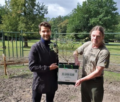 Ur-Krostitzer übergibt 33.000 Euro an den Wildpark Leipzig