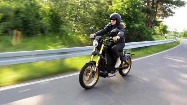 Dieses Bike rockt sogar die Autobahn: 10 Fakten über eROCKIT