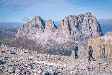 Herbstliches Alpenglühen im Val di Fassa