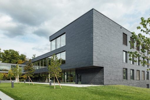 Forschenden auf die Finger schauen