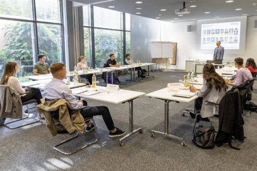 Schreiner Group begrüßt 16 neue Azubis