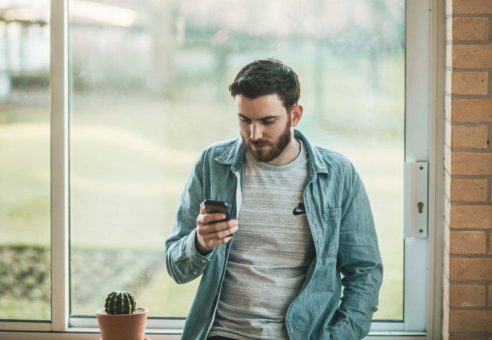 Die Ursprachen der Bibel auf Smartphone