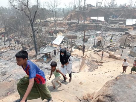 Spendenaufruf nach Brand im Flüchtlingslager Bangladesh