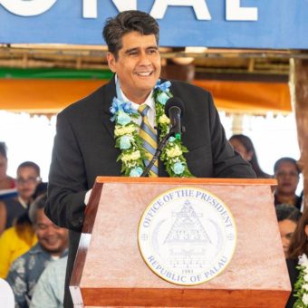 Adventistischer Geschäftsmann als Präsident von Palau vereidigt