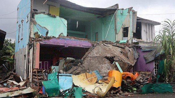 ADRA Indonesien hilft Tausenden nach Erdbeben