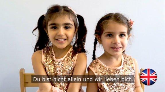 Video-Clip: Enkelkinder weltweit grüßen ihre Großeltern