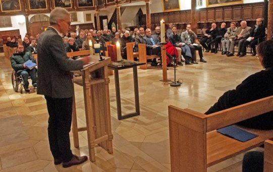 Bayerns Adventisten als Gastmitglied in der Arbeitsgemeinschaft Christlicher Kirchen begrüßt