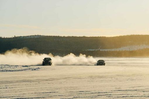 Besondere, eiskalte Abenteuer mit der Jaguar Land Rover Ice Academy: Winterlicher Fahrspaß und Eistraining am Polarkreis