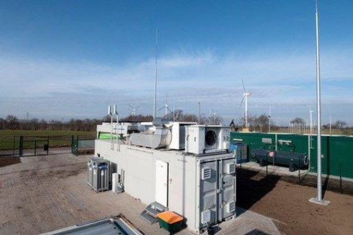 Grüner Wasserstoff aus Windenergie: Neuer Windgas-Elektrolyseur in Haurup nimmt Regelbetrieb auf