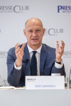 Flughafenchef Jost Lammers im Münchner Presseclub: Deutliche Verkehrszunahme in den Sommermonaten