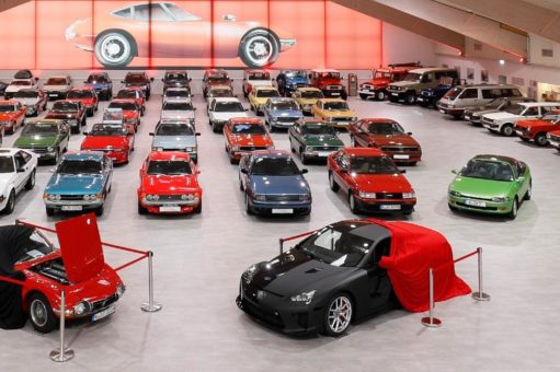 Neu in der Toyota Collection: Der spektakuläre Supersportwagen Lexus LFA