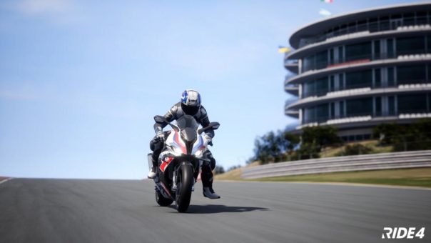 Finale der BMW Motorrad Esports Challenge 2021: Showdown in Portimão bringt Gamer und BMW Motorrad WorldSBK Piloten virtuell zusammen