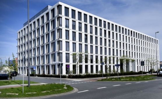 HanseMerkur Grundvermögen AG erwirbt das Office Center Überseestadt in Bremen